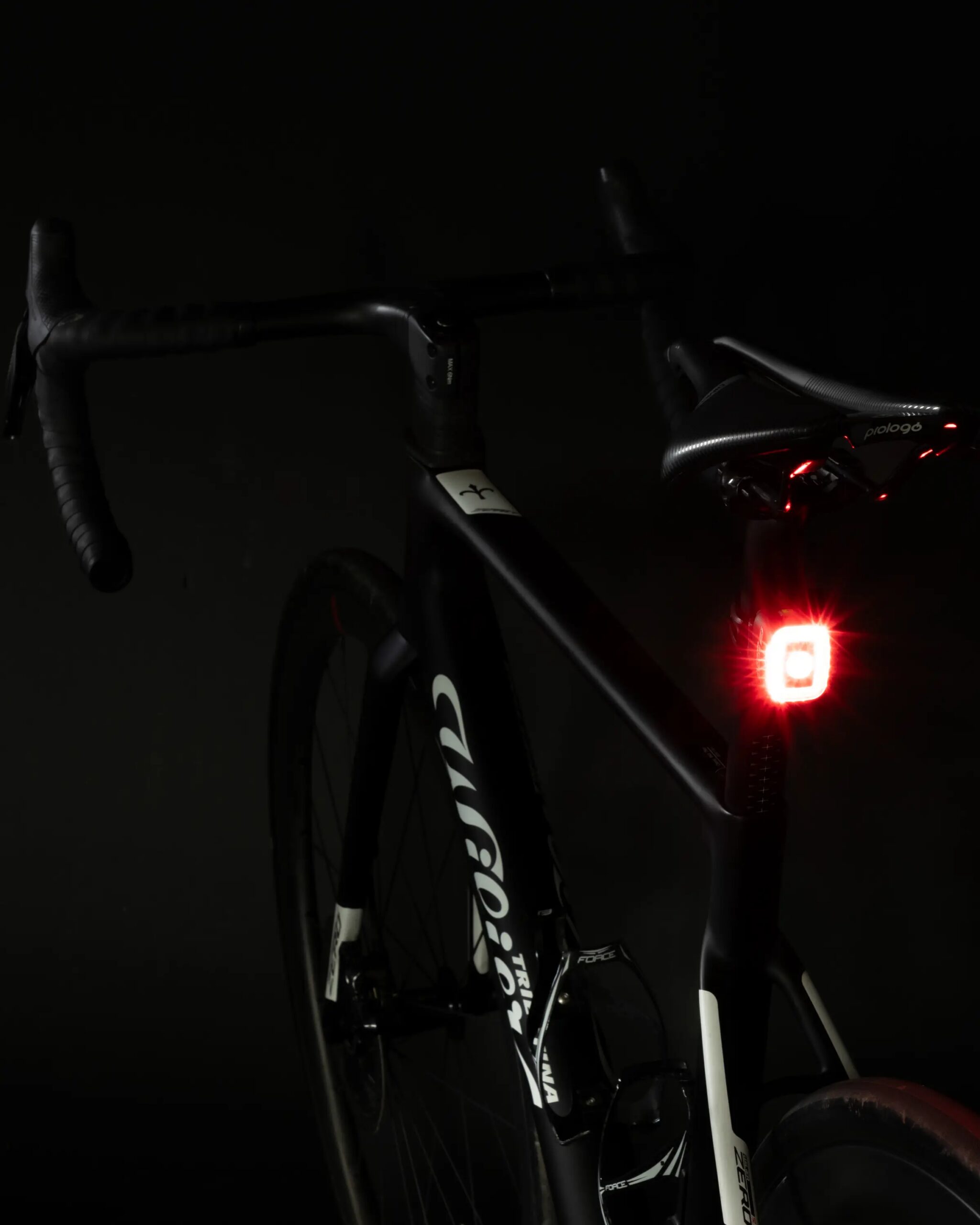 blikačka zadní FORCE FLEA 70 LM, 1 LED, USB - Obrázek 5