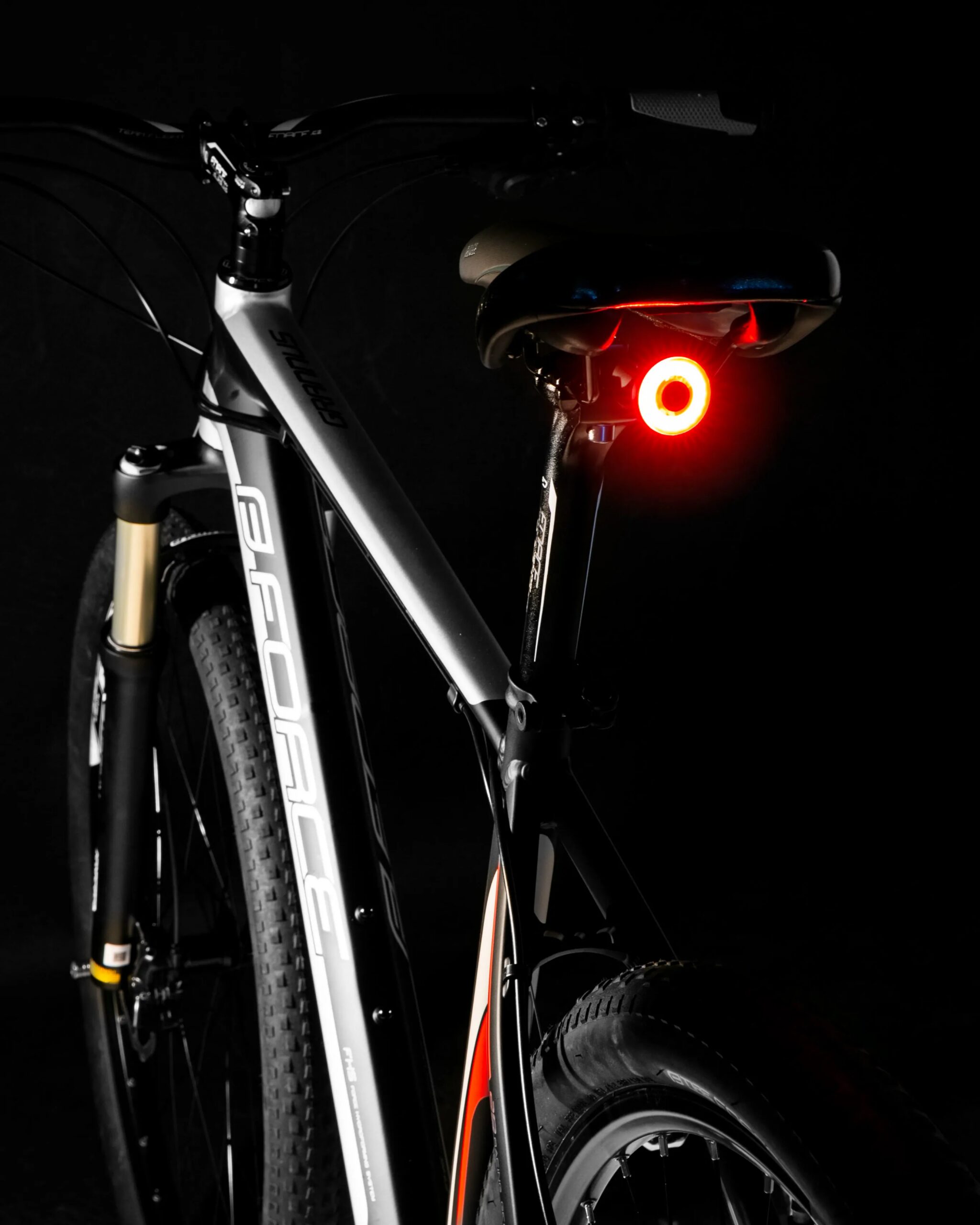 blikačka zadní FORCE GLITZ 20LM, 20x LED, USB - Obrázek 5