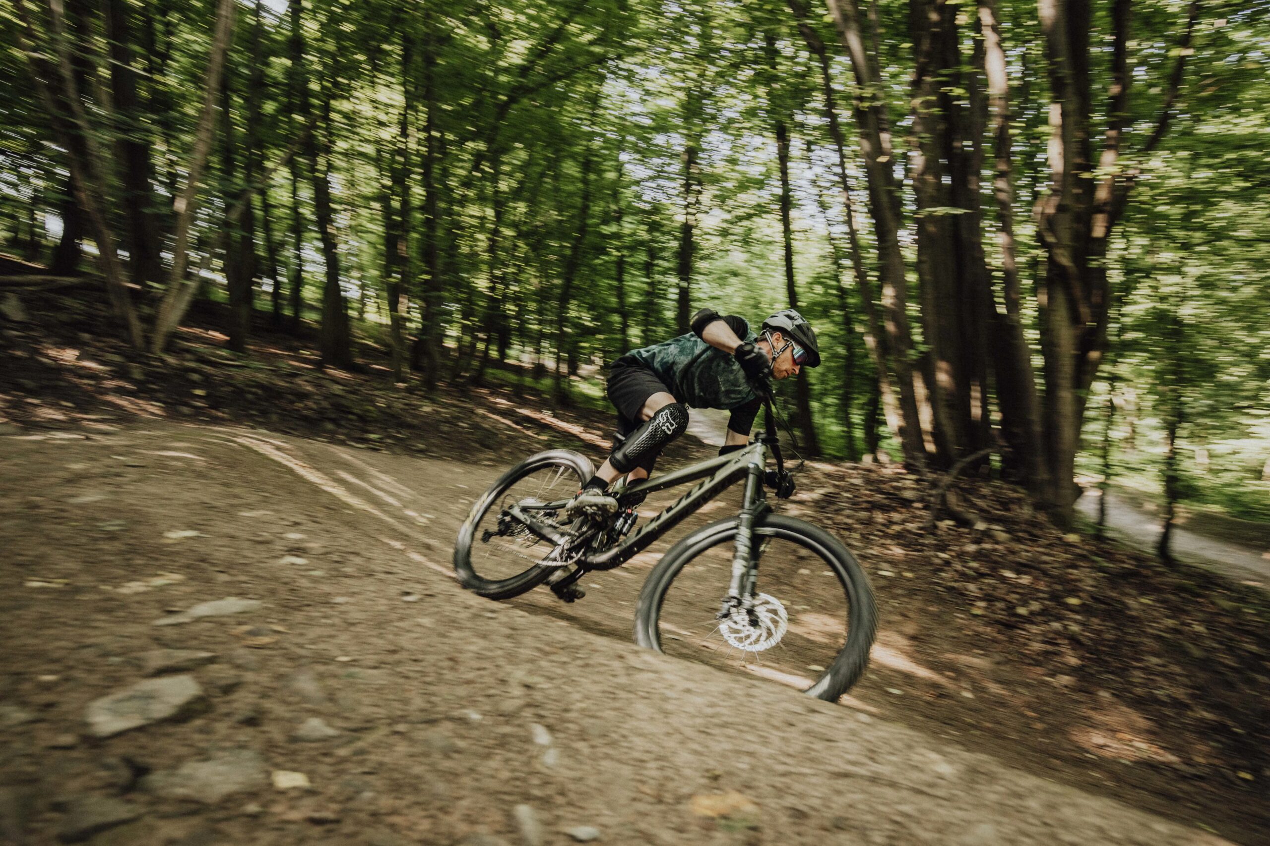 dres FORCE MTB MOVE krátký rukáv, tm. zelený S - Obrázek 6