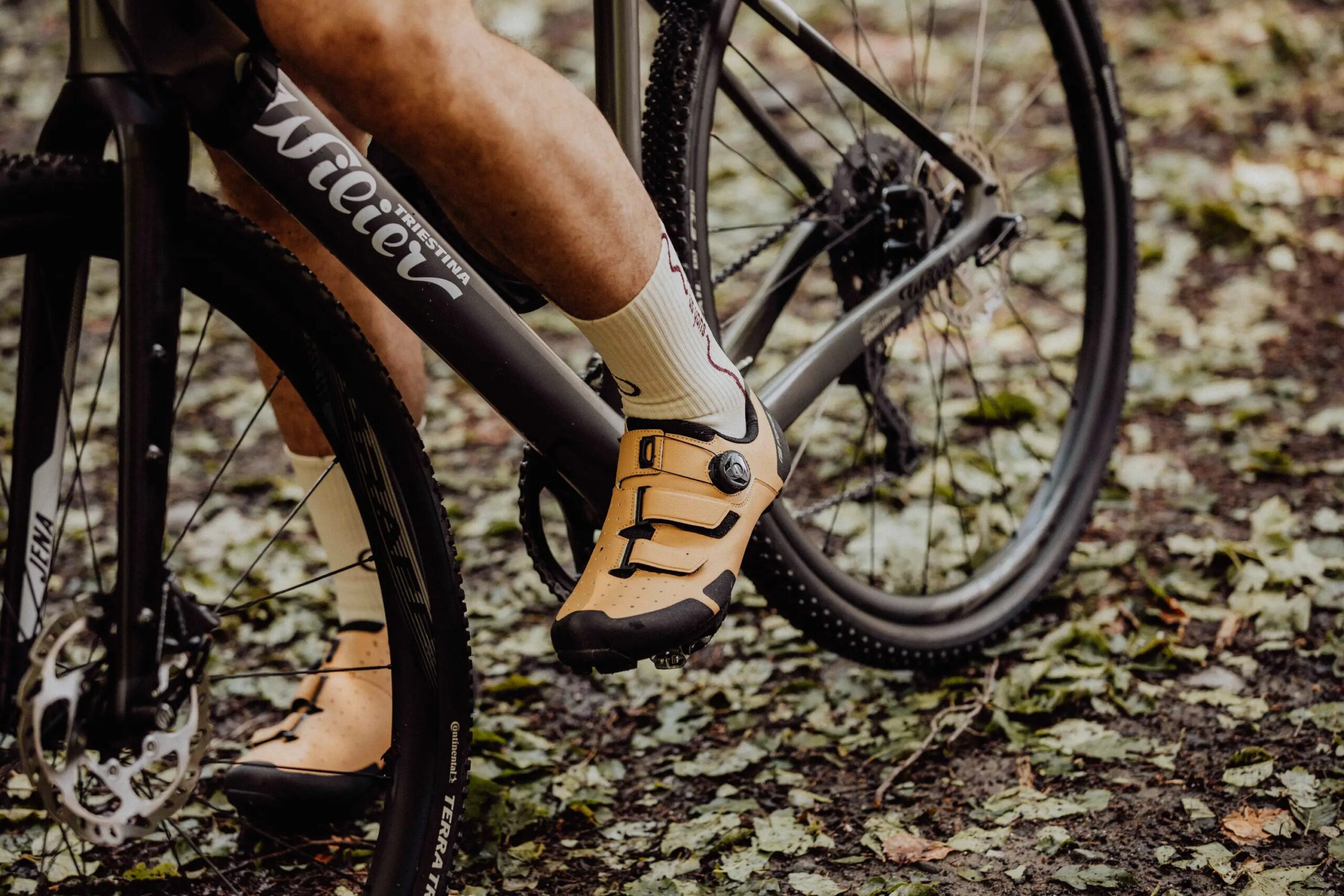 tretry FORCE MTB REVO 2, světle hnědé 46 - Obrázek 7